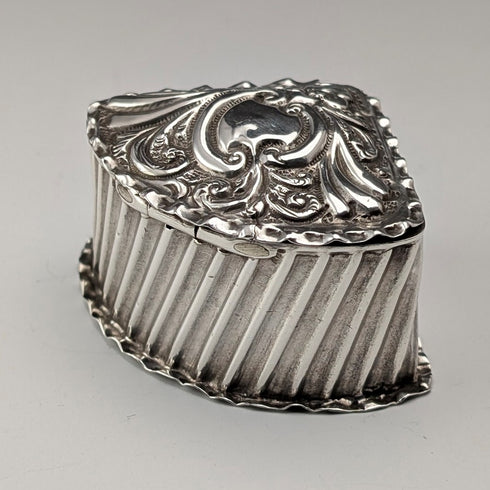 1893 年英國古董純銀扇形盒 14 克 Joseph Whitten